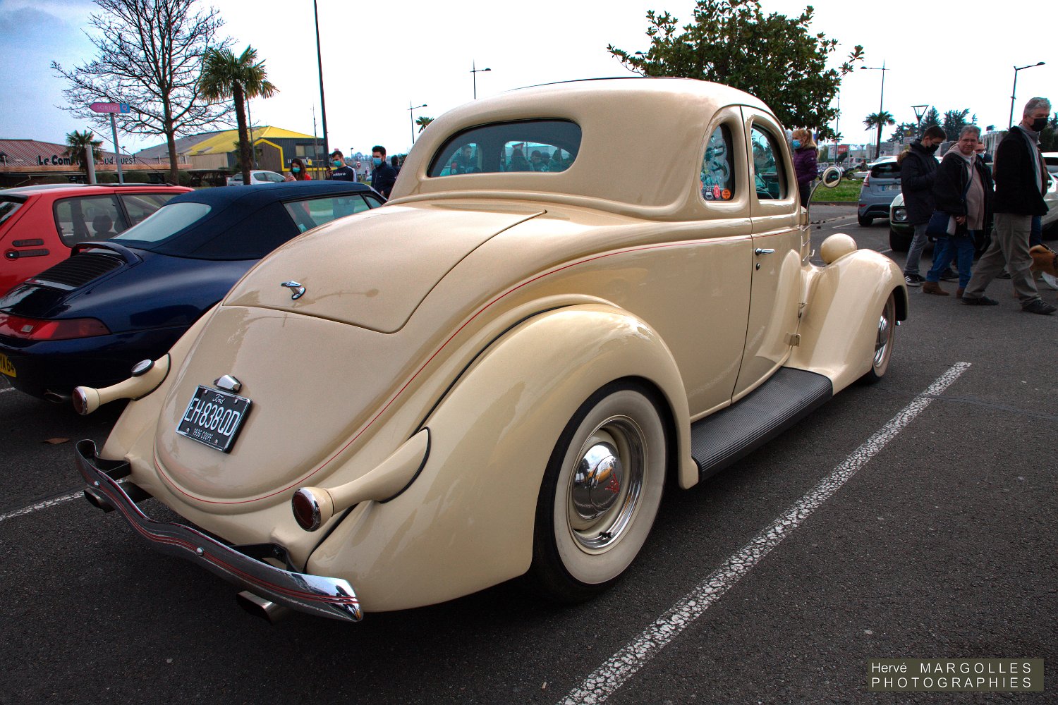 Ford Coupe 1932-03.jpg